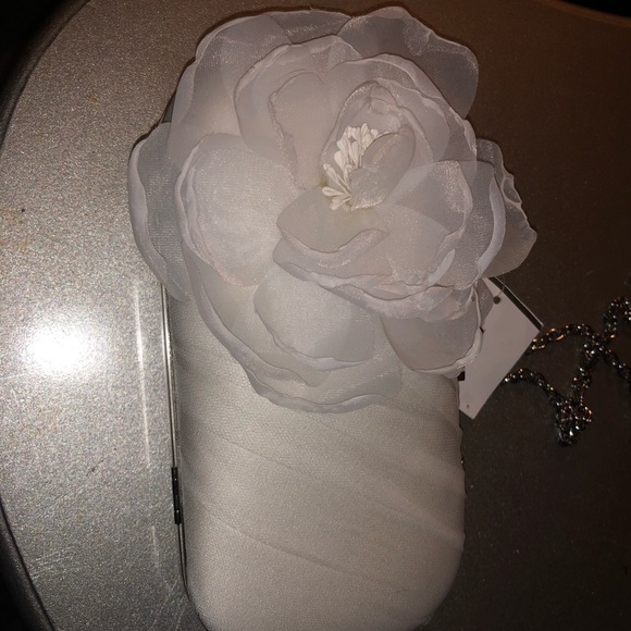 Vera Wang small clutch ( new with tags) - Picture 3 of 5